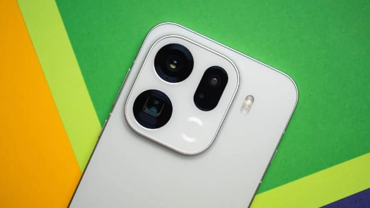 تسريب صور تكشف التصميم الجديد والكاميرا الخارقة لهاتف أوبو Find X9 Ultra